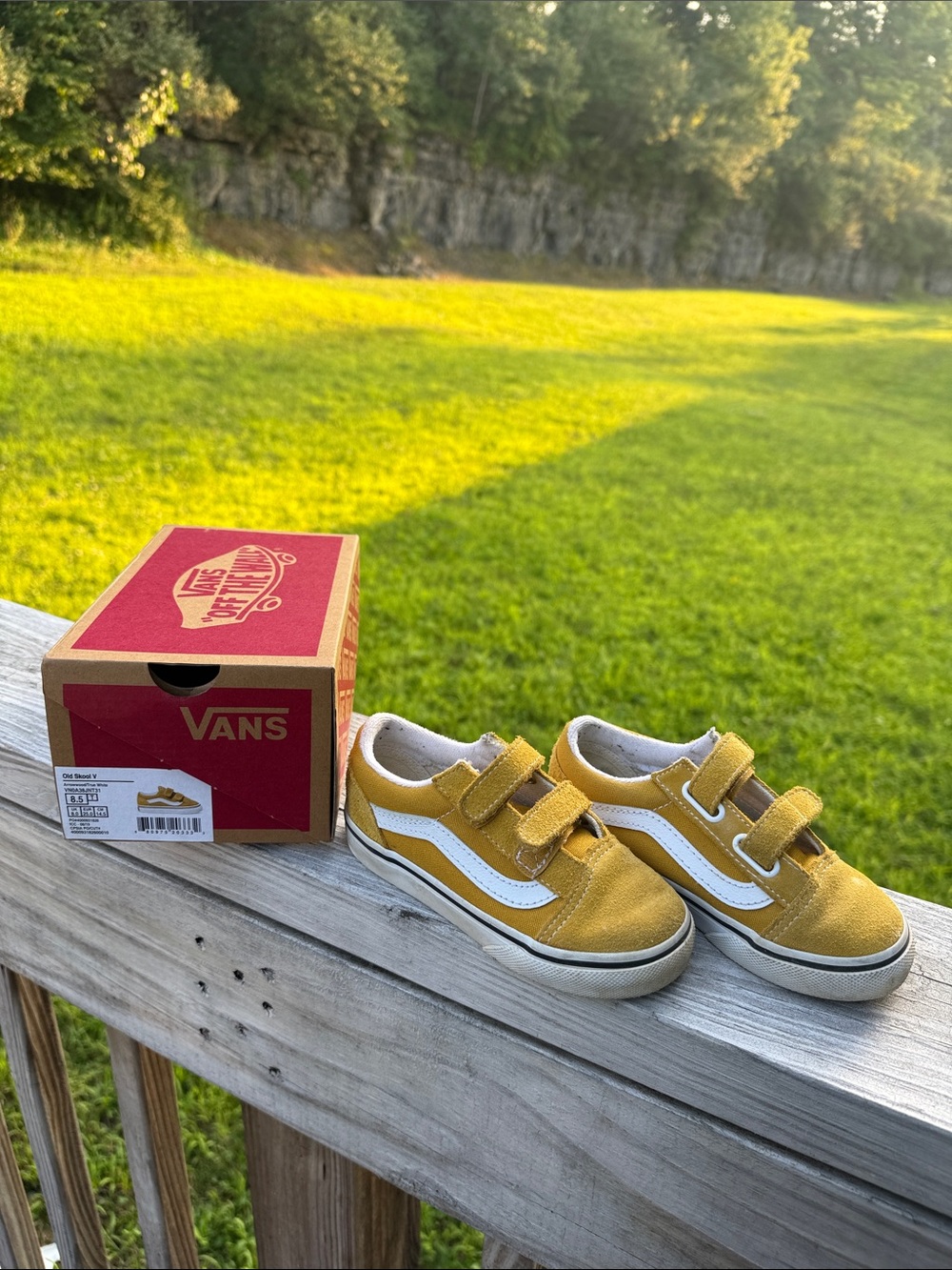 Vans Kids Yellow Old Skool Velcro Sneakers